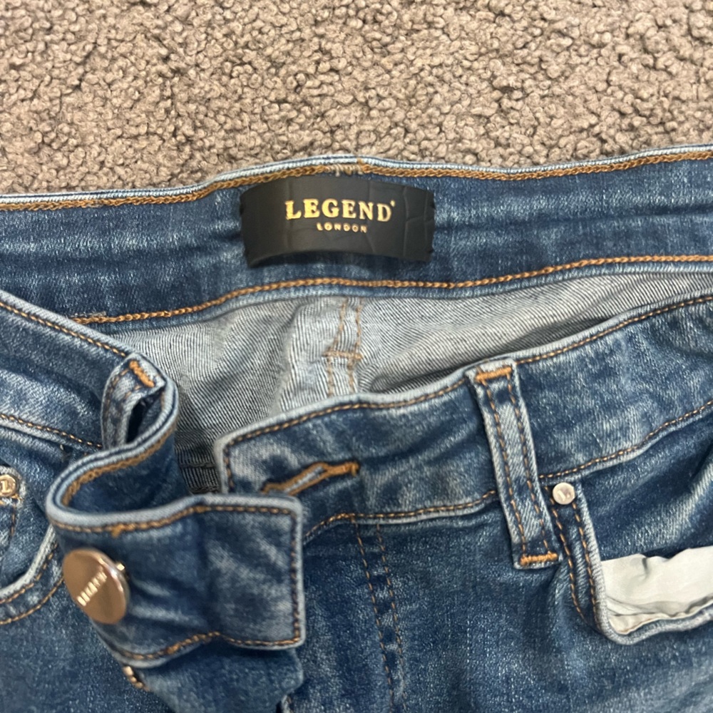 When’s London skinny with knees holes worn once 30x30 stretch